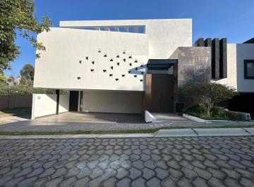 Casa · 385m² · 4 Recámaras · 2 Estacionamientos · Casa en Venta en Lomas de Angelópolis
