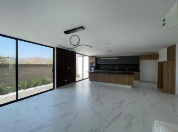 Casa · 250m² · 3 Recámaras · 2 Estacionamientos · Casa en Venta en Parque Milan, Lomas de Angelópolis Lll