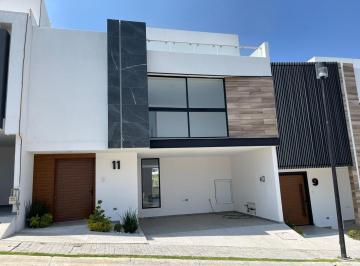 Casa · 250m² · 3 Recámaras · 2 Estacionamientos · Casa en Venta en Lomas de Angelópolis Lll