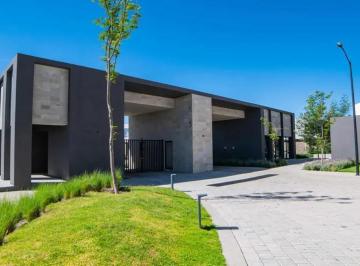 Casa · 215m² · 2 Recámaras · 2 Estacionamientos · Casa en Venta Lomas de Angelópolis III