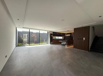 Casa · 328m² · 5 Recámaras · 3 Estacionamientos · Casa en Venta en Lomas de Angelópolis Ll