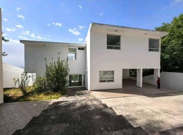 Casa · 1638m² · 8 Recámaras · 10 Estacionamientos · Casa en Venta en Mirador La Calera