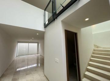 Casa · 255m² · 4 Recámaras · 2 Estacionamientos · Casa en Venta en Lomas de Angelopolis III