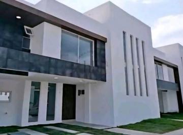 Casa · 197m² · 3 Recámaras · 2 Estacionamientos · Casa en Venta en San Pedro Cholula