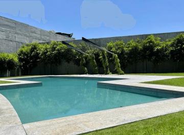 Departamento · 323m² · 3 Recámaras · 2 Estacionamientos · Departamento en Venta en Torre Helea