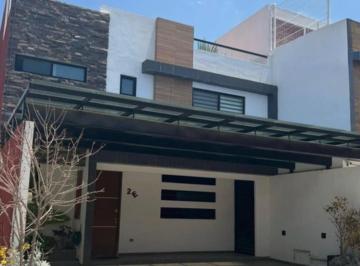 Casa · 260m² · 4 Recámaras · 3 Estacionamientos · Casa en Venta en Zona Udlap