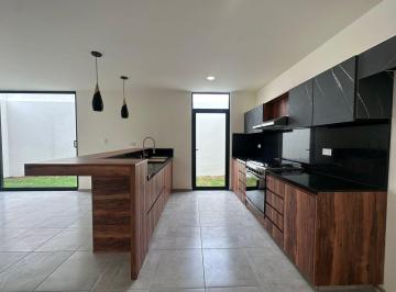 Casa · 289m² · 3 Recámaras · 2 Estacionamientos · Casa en Venta en Parque Colima, Lomas de Angelópolis III