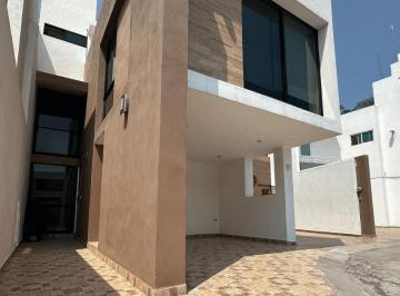 Casa · 334m² · 5 Recámaras · 2 Estacionamientos · Casa en Venta en Rancho Chapulco