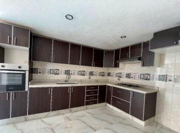 Casa · 300m² · 4 Recámaras · 2 Estacionamientos · Casa en Venta en San Pedro Cholula