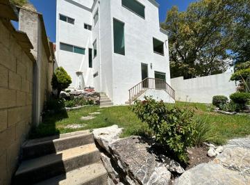 Casa · 350m² · 5 Recámaras · 2 Estacionamientos · Casa en Venta en La Calera