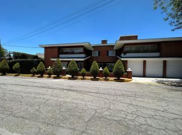 Casa · 900m² · 4 Recámaras · 5 Estacionamientos · Casa en Venta en San Pedro Cholula