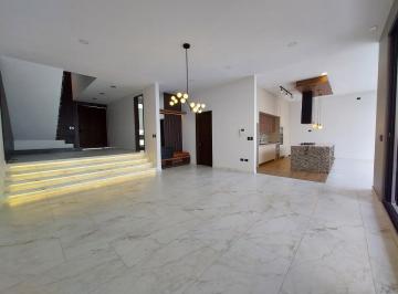 Casa · 376m² · 4 Recámaras · 3 Estacionamientos · Casa en Venta en Parque Jalisco, Lomas de Angelópolis III