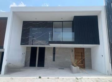 Casa · 320m² · 3 Recámaras · 2 Estacionamientos · Casa en Venta en Parque Sinaloa, Lomas de Angelópolis III