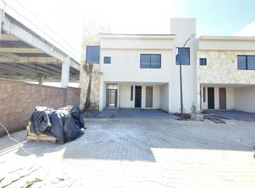 Casa · 189m² · 3 Recámaras · 2 Estacionamientos · Casa en Venta en Zerezotla, San Pedro Cholula