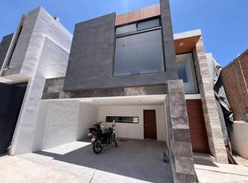 Casa · 300m² · 3 Recámaras · 2 Estacionamientos · Casa en Rinconada de Los Andes