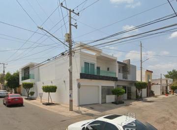 Casa de 3 habitaciones, Culiacán · ¡Propiedad de Excelente Plusvalía en El Corazón del Sector Villa Fontana!