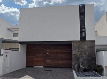 dbdfc8bd60b9604940a37c10b0357357ee9b42836f7ae04e45924a5033fd2353 · Casa en Venta Fraccionamiento El Refugio, Queretaro