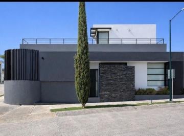 Casa de 4 habitaciones, León · Casa en Venta de un Piso en Portafonatana 4 Recamaras