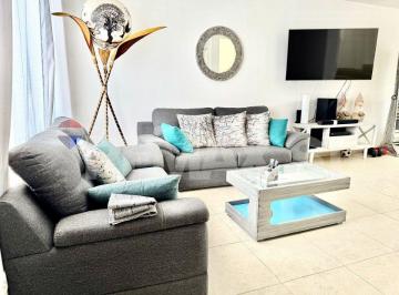 Casa · 136m² · 4 Recámaras · 2 Estacionamientos - Remax Si · Casa Renta Tres Cantos