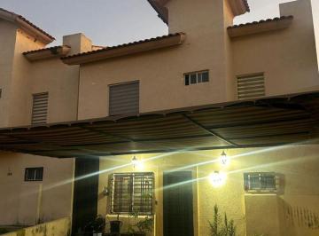 Casa en condominio de 3 habitaciones, Tlajomulco de Zúñiga · Casa en Venta en Alta California con Habitación en Planta Baja