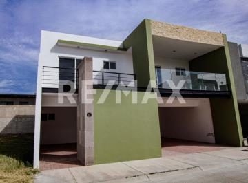 Casa · 324m² · 3 Recámaras · 2 Estacionamientos · Casa en Venta en Corredor Campestre Fracc. Senderos III - (4)