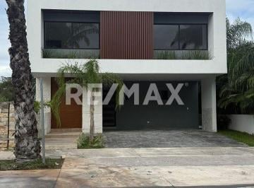 Casa · 335m² · 3 Recámaras · 4 Estacionamientos · Casa en Venta en Paseos Country, Mérida - (4)