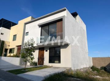 Casa en condominio · 215m² · 3 Recámaras · 2 Estacionamientos · Casa en Venta Cerca de El Mirador con Acabados Premium. - (4)