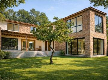 Casa · 296m² · 3 Recámaras · 2 Estacionamientos · Casa en Venta - (4)