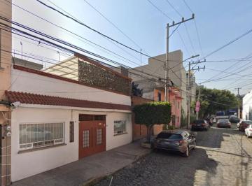 Casa de 4 habitaciones, Coyoacán · Casa en Venta en Copilco El Bajo, Coyoacán.