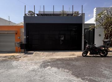 Casa · 258m² · 2 Estacionamientos · Casa en Venta en La Tampiquera con Recamara en P. B. C. P. 94290 Boca del Rio