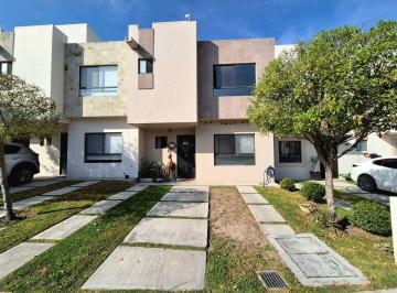 2337b937e19252a3373ec52f674c10224eec83b1d8219da44808489073785bc0 · Casa a Minutos de Carretera Mex - Qro