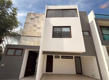 Casa en Venta de 3 habitaciones Lomas de Angelópolis · Casa en Venta en Esquina Parque San Jose Lomas de Angelópolis