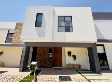 Casa · 169m² · 3 Recámaras · 2 Estacionamientos · Casa en Venta Zibata Excelente Ubicacion