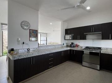 Casa de 3 habitaciones, Conkal · Amplia Casa en Privada con Amenidades, Conkal, Mérida