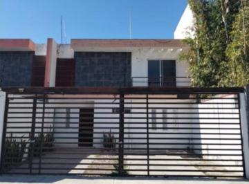 Casa · 180m² · 3 Recámaras · 2 Estacionamientos · Venta de Casa en Queretaro