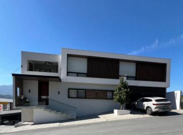 Casa · 400m² · 3 Recámaras · 3 Estacionamientos · Casa en Venta en Castaños del Vergel, Monterrey Nl. a Solo 3 Minutos del Heb Uro!