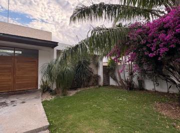 Casa · 366m² · 3 Recámaras · 3 Estacionamientos · Casa en Venta en Privada Residencia{ La Rejoyada, Merida Yucatán