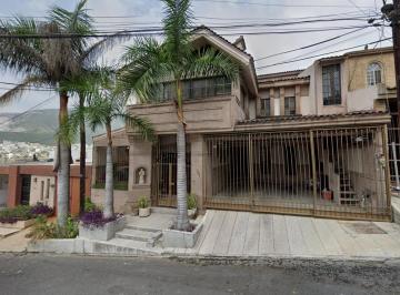 Casa de 4 habitaciones, Monterrey · Lasm34 - Casa en Venta en Colinas de San Jerónimo – Excelente Ubicación y Estado de Conservación