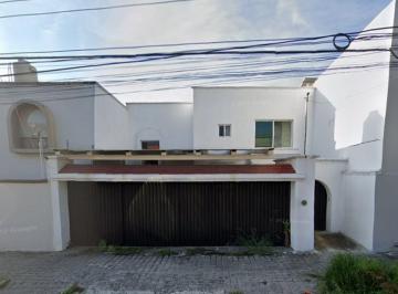 Casa de 4 habitaciones, Zapopan · Venta de Casa en Ciudad del Sol, Zapopan, Jalisco.