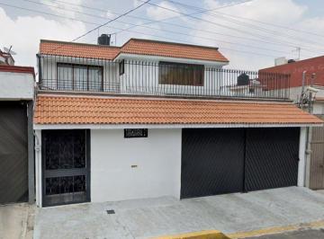 Casa de 4 habitaciones, Tlalpan · Bonita Casa en Una Exelente Ubicacion Cerca de Escuelas Parques y Hospitales