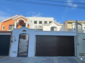 Casa · 380m² · 3 Recámaras · 2 Estacionamientos · Casa en Sábalo Country