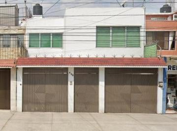 Casa de 3 habitaciones, Coyoacán · Bonita Casa en Una Exelente Ubicacion Cerca de Escuelas Parques y Hospitales y Centros Comerciales