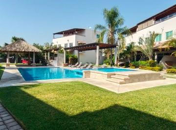 Casa en condominio de 3 habitaciones, Emiliano Zapata · Casa 3 Habitaciones Incluye Roff Garden con Jacuzzi Alberca Climatizada Aceptamos Infonavit