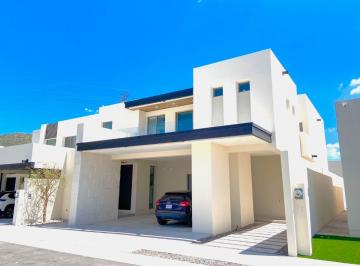 Casa de 3 habitaciones, Hermosillo · Casa en Venta con Recamara Principal en Planta Baja y 324 m² Privada Al Norte en La Mirada