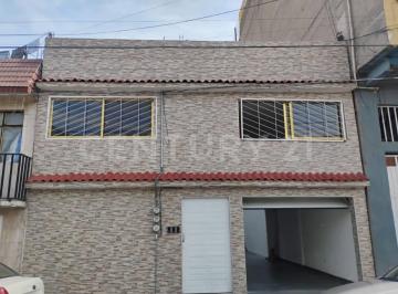 Casa · 204m² · 4 Recámaras · 3 Estacionamientos · Venta de Casa con Departamentos en Metropolitana, Nezahualcoyotl Tercera Seccion