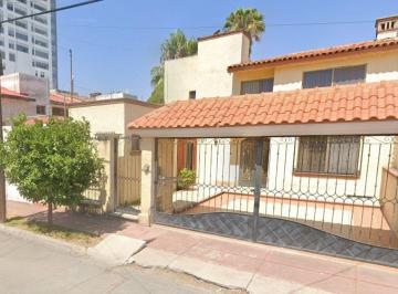Casa de 3 habitaciones, Aguascalientes · Hermosa Casa, con Espacios Amplios y Bien Distribuidos, Cerca de Amenidades, Servicios y Vialidades