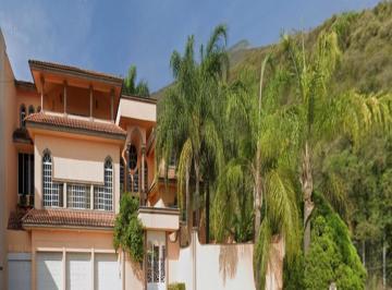 Casa de 4 habitaciones, Monterrey · Casa de Recuperacion Bancaria