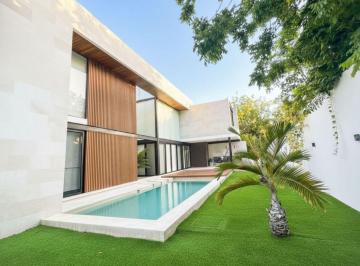 Casa de 4 habitaciones, Mérida · Casa de Lujo Amueblada con Alberca, en Venta, Yucatan Country Club, Mérida