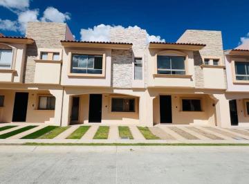 Casa en condominio de 3 habitaciones, Tlajomulco de Zúñiga · Casa en Renta en Bosques California, Cerca Plaza Galerias Santa Anita, Zona Sur
