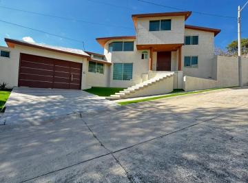 Casa · 370m² · 3 Recámaras · 4 Estacionamientos · Casa en Venta, Gran Jardín